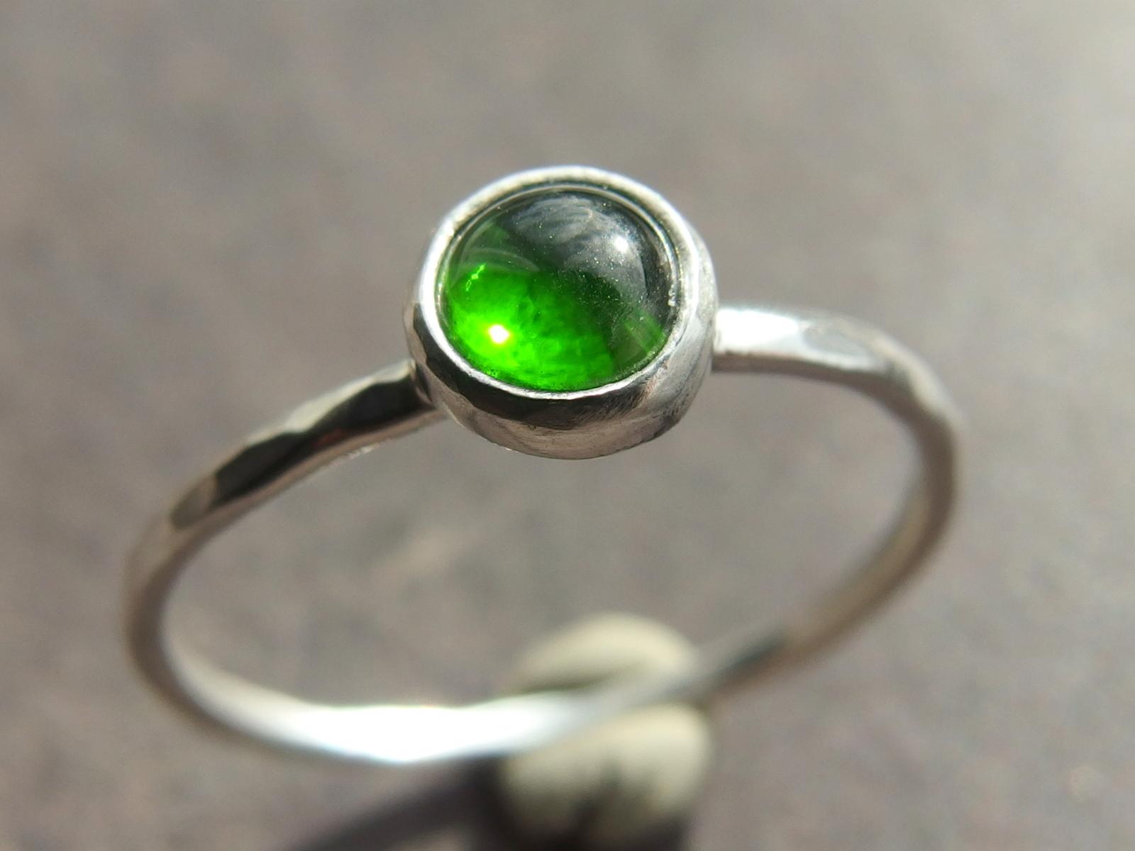 クロムダイオプサイト一粒リング 【silver】 4㎜ カボション1枚目の画像